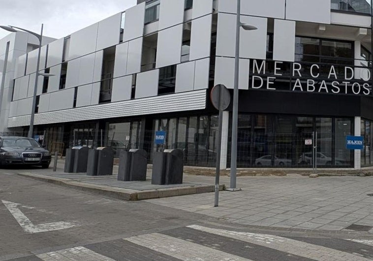 El Ayuntamiento destina 67.100 euros para reubicar los contenedores del Mercado de Abastos